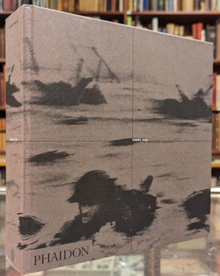 Item #105187 Robert Capa: The Definitive Collection. Robert Capa, Richard Whelan