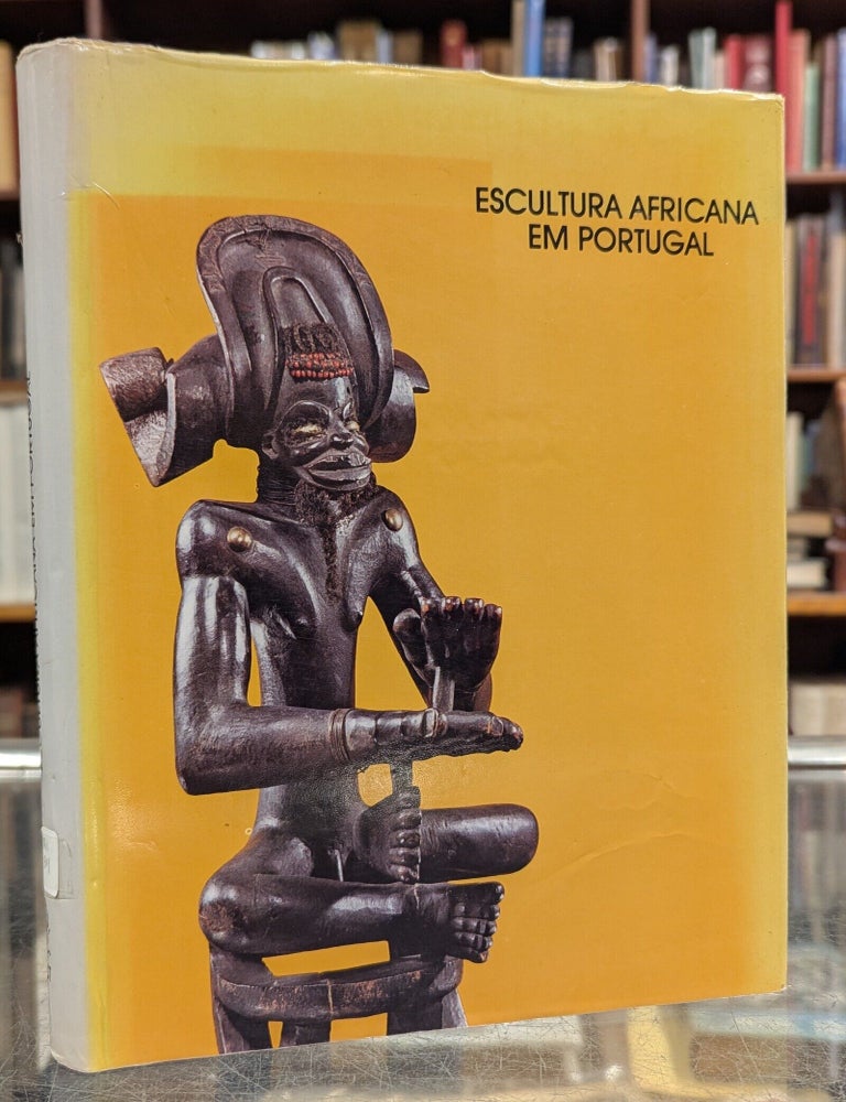 Item #117381 Escultura Africana em Portugal