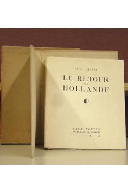 Item #41544 Le Retour de Hollande suivi de Fragment d'un Descartes. Paul Valery.