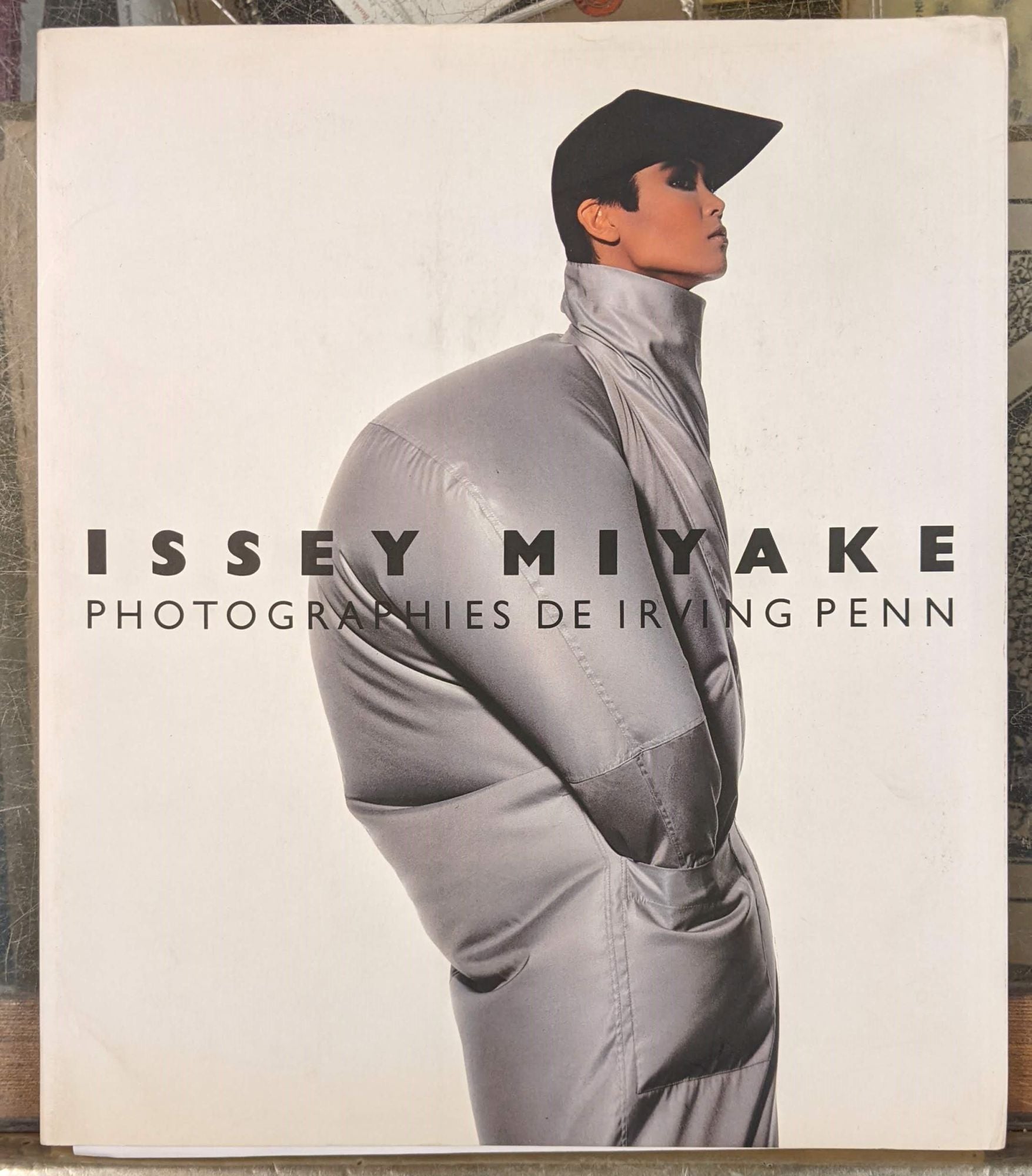 Issey Miyake: Photographies de Irving Penn by Issey Miyake on Moe's Books